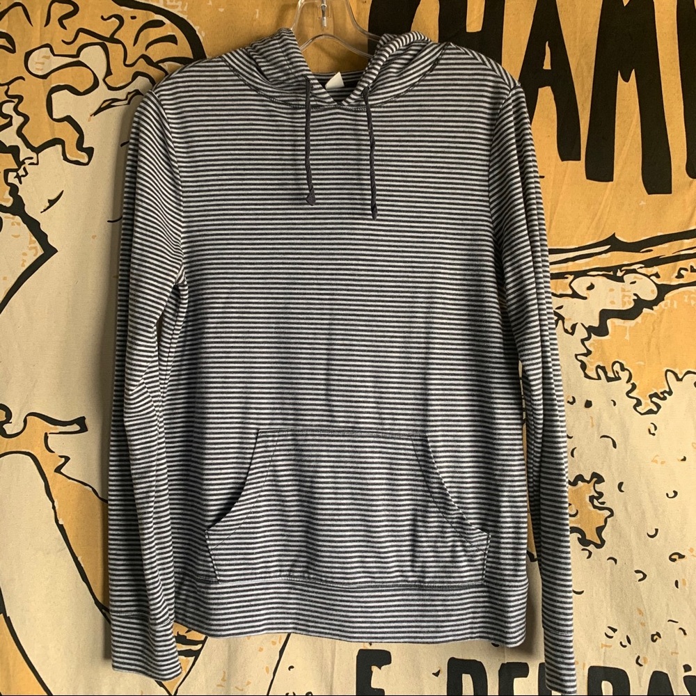 Old Navy shirt/hoodie